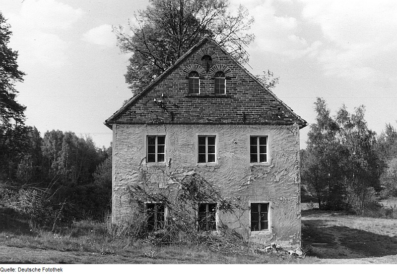 Die ehemalige Obermühle von Bernsdorf-Zeißholz als heutiges Wohnhaus in Frontansicht